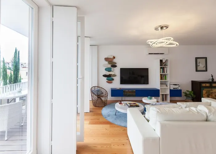 Flh Mouraria Blue Design With Parking & Pool Lägenhet